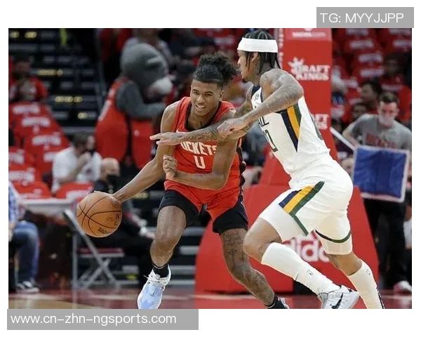 杰伦格林接受采访时被罗伊斯奥尼尔庆祝撞飞引发热议